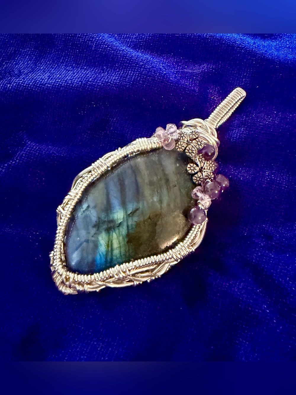 Handcrafted Labradorite Pendant with Amethyst Accents - Silver Wire Wrap - Picture 8 of 8